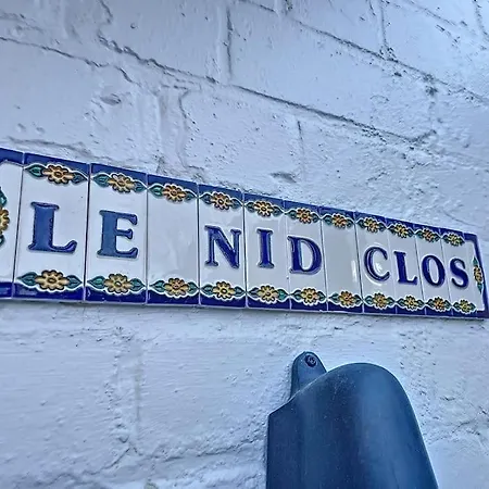 Le Nid Clos - *